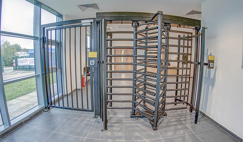 Strengthening business security: The role of security fences and turnstiles